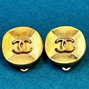 Chanel Vintage Square Earrings CC logo 1994
